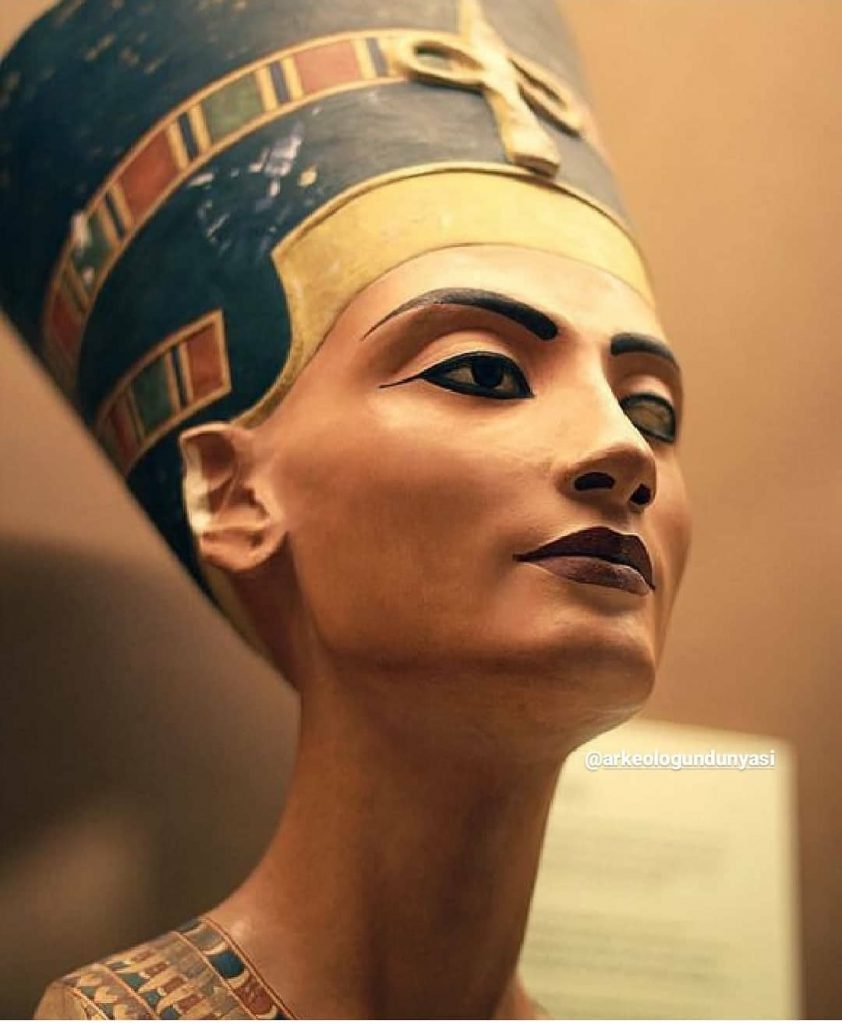Nefertiti Kimdir Mısır kraliçesi, Mısır Firavunu IV. Amenhotep’in eşi